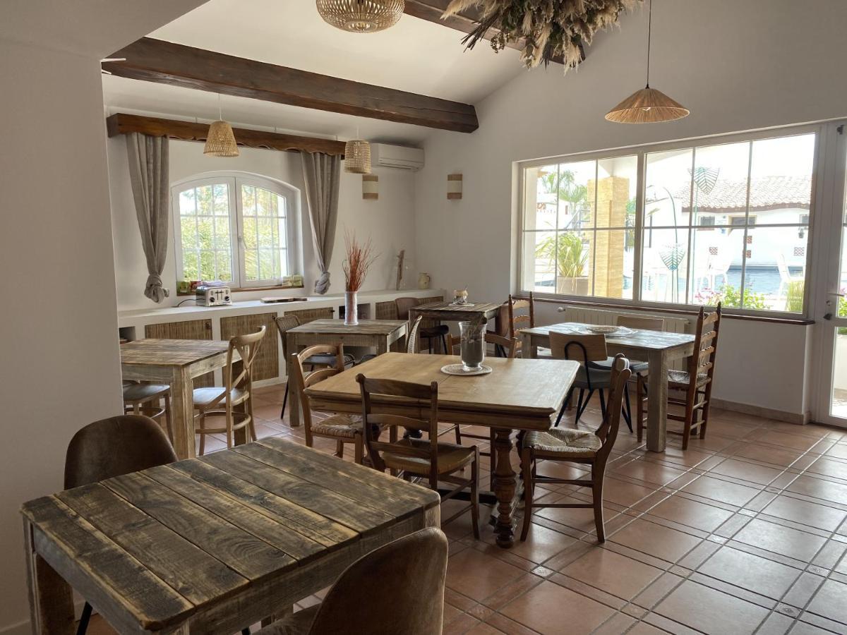 Hotel Du Pont Blanc Saintes-Maries-de-la-Mer Dış mekan fotoğraf