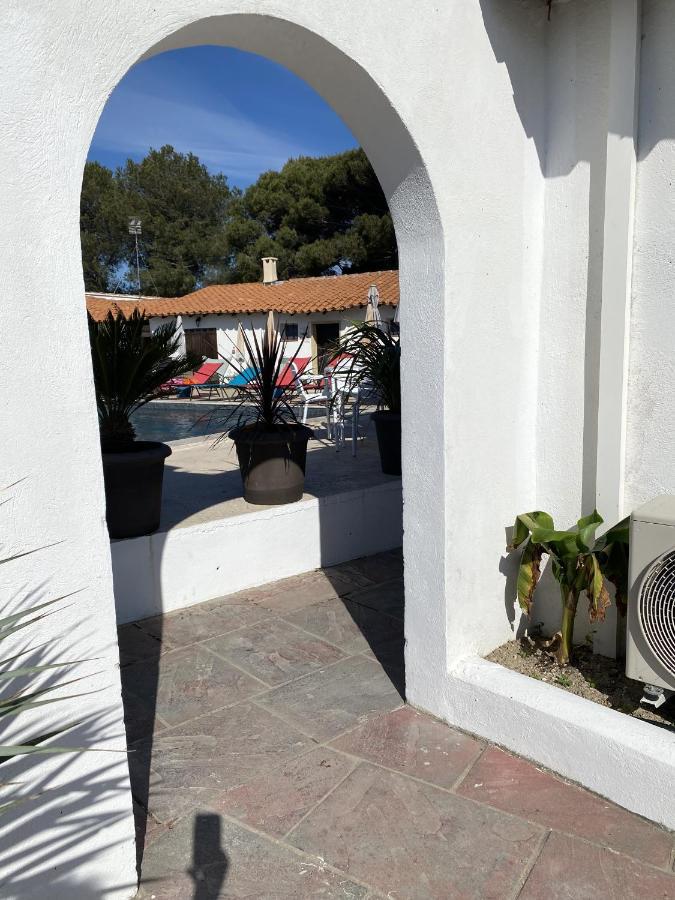 Hotel Du Pont Blanc Saintes-Maries-de-la-Mer Dış mekan fotoğraf