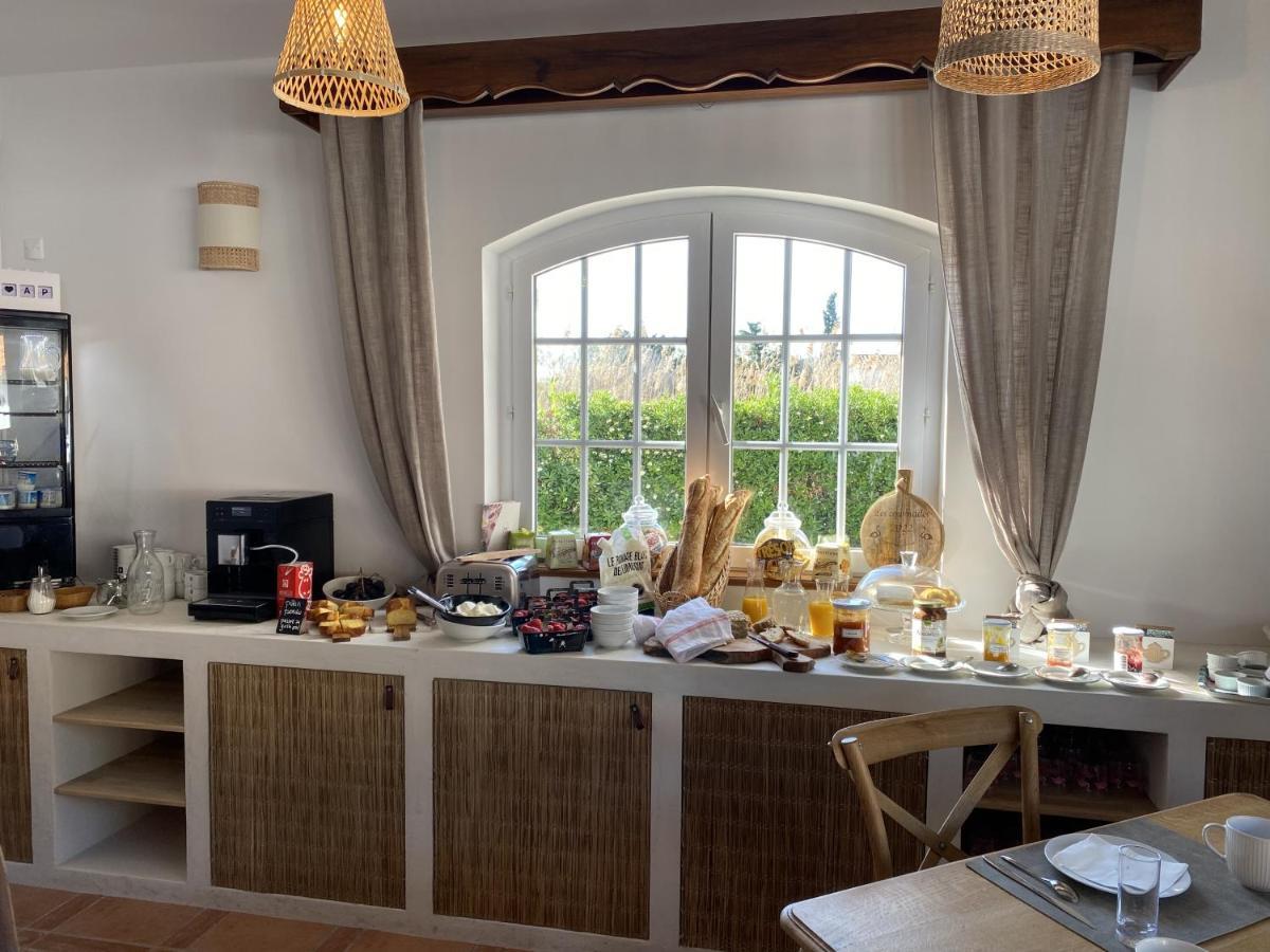 Hotel Du Pont Blanc Saintes-Maries-de-la-Mer Dış mekan fotoğraf