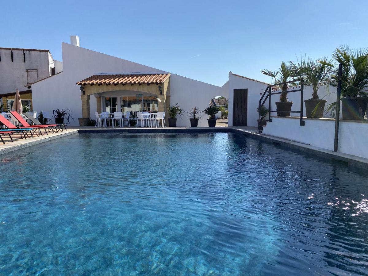Hotel Du Pont Blanc Saintes-Maries-de-la-Mer Dış mekan fotoğraf